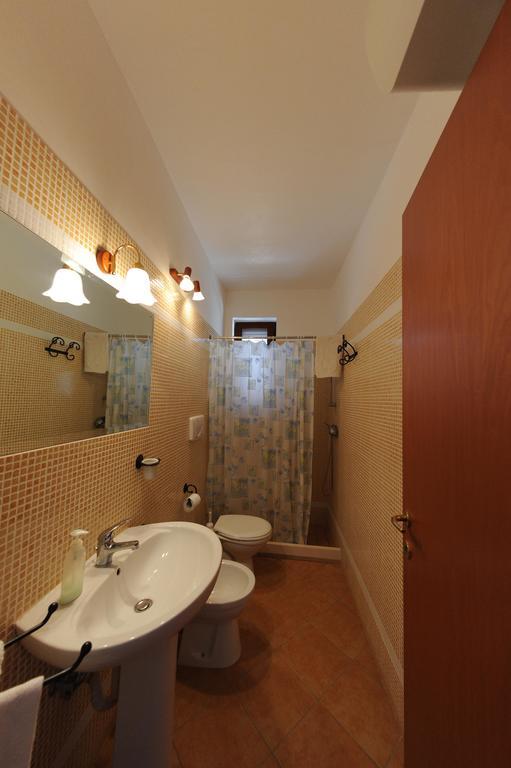 B&B Il Giardino Degli Ulivi Torre Santa Sabina Bagian luar foto